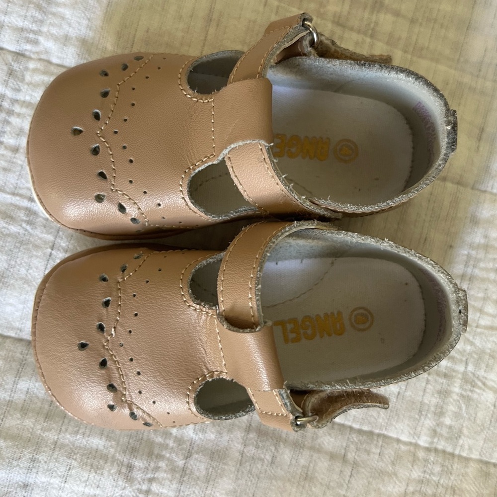 Tan L’Amour Angel Shoes size 4